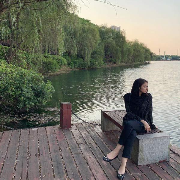 زندگی خصوصی، عکس‌های خصوصی، حواشی و بیوگرافی سارا خادم الشریعه (تصاویر)