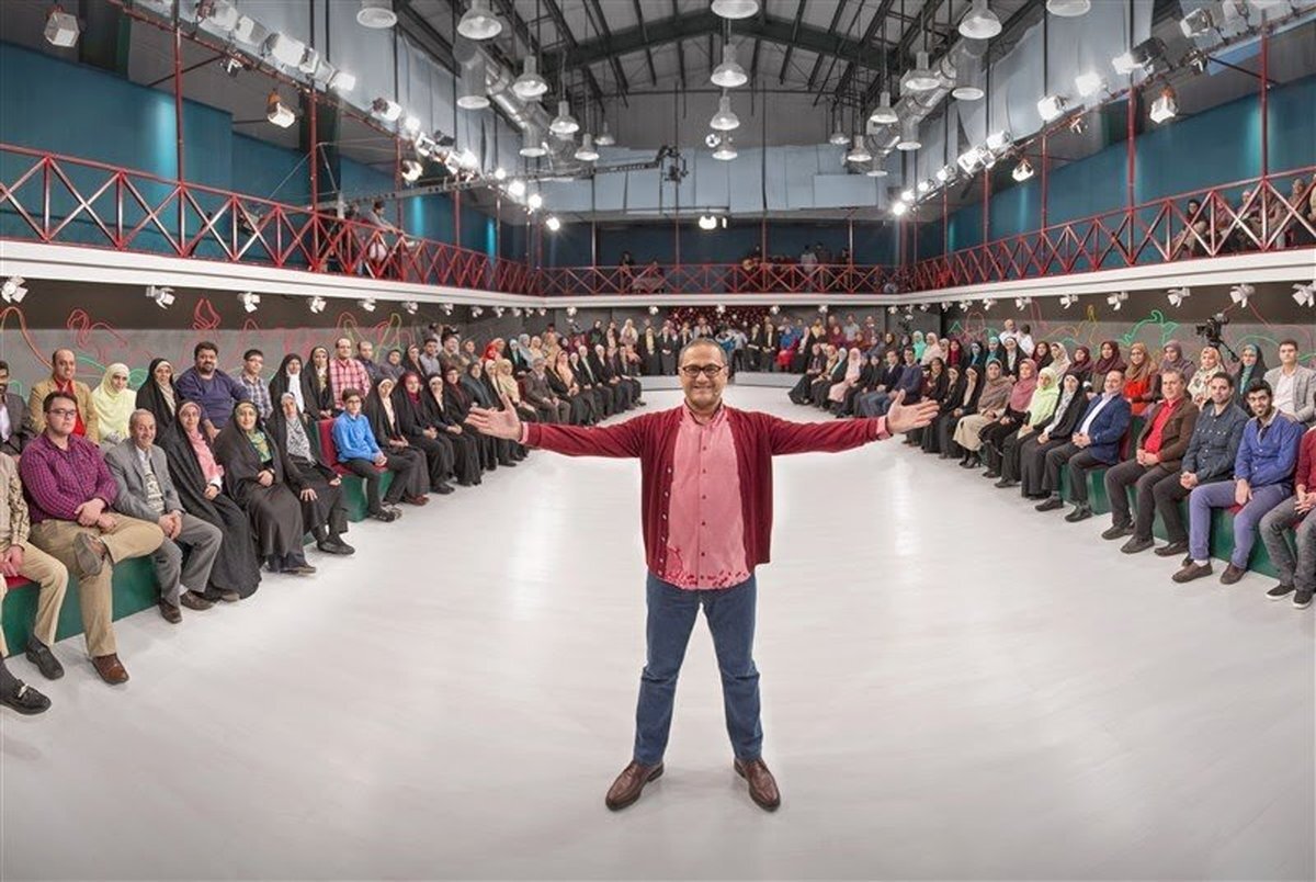 رامبد جوان: از تلویزیون دلخورم/ نهاد‌های امنیتی هم درباره خندوانه نظر می‌دادند! / سال ۹۸ به اجبار «خندوانه» را ســاختم/ می‌خواستم بدانم «شریعتمداری» چگونه شادی می‌کند؟