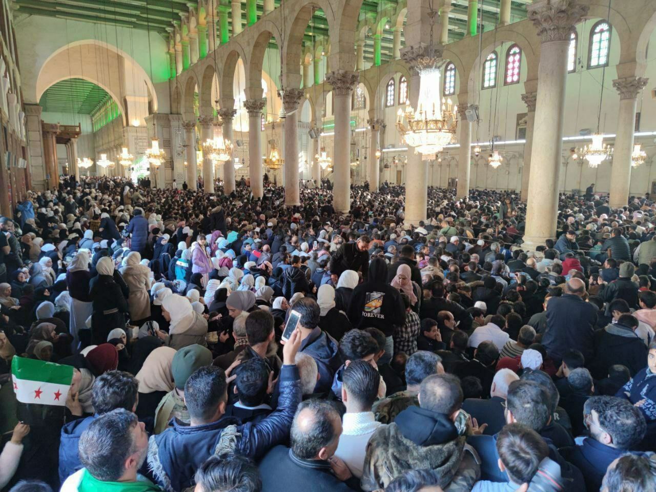 برپایی اولین نماز جمعه در مسجد اموی دمشق پس از سقوط حکومت بشار اسد