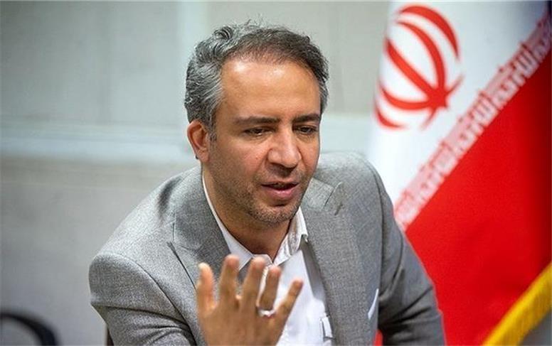 بیش از ۳۰ درصد تقاضای ارزی کشور در بازار آزاد رخ می‌دهد / دلار بازار آزاد، علامت دهنده اقتصاد ایران است/ نرخ توافقی خوب است، اما مشروط بر نظارت بر بازار آزاد