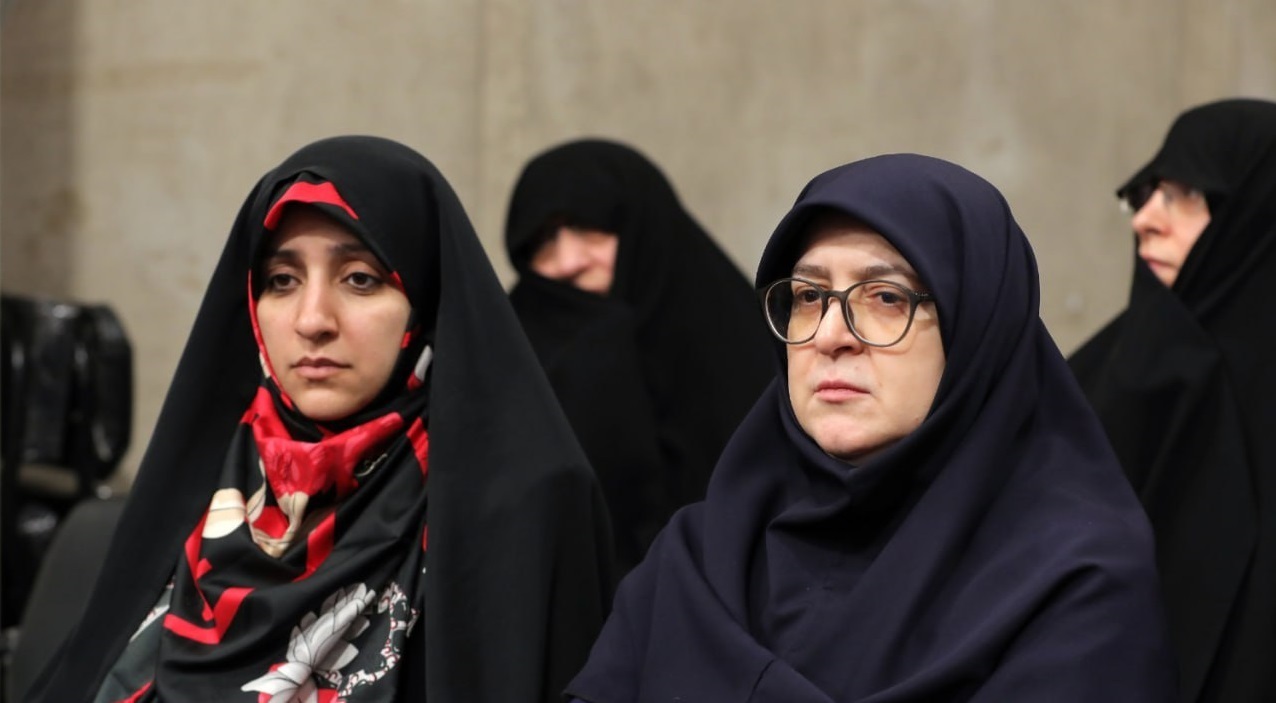 (تصویر) حضور «فاطمه مهاجرانی» و «زهرا بهروزآذر» در دیدار بانوان با رهبر انقلاب