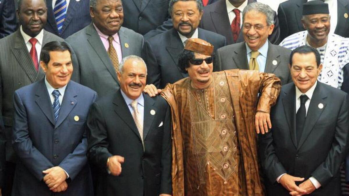 از قذافی با لباس سنتی تا جولانی با کراوات؛ رهبرانی که به مرورظاهرشان عوض شد