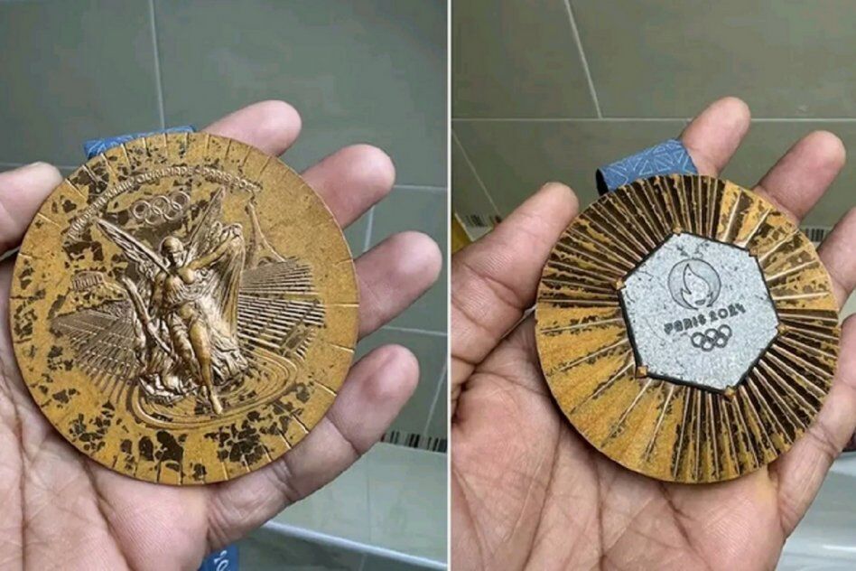 (عکس) زنگ‌زدگی مدال قهرمان المپیک پاریس بعد از ۴ ماه!