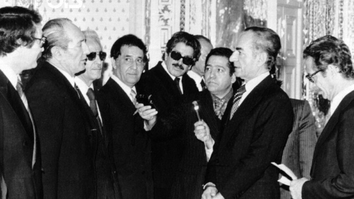 چرا محمدرضاشاه ایران را ترک کرد؟