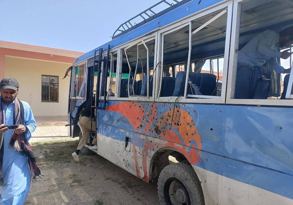 بمب‌گذاری مرگبار در پاکستان؛ ۳ پلیس کشته و ۱۹ تن زخمی شدند