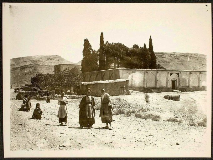 تصویر؛ مقبره شاعر نامدار سعدی شیرازی در دوره قاجار